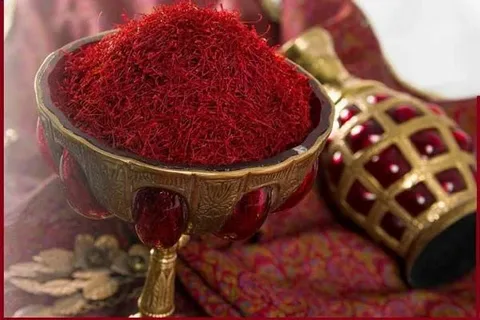 تصویر 4 از زعفران نگین پرسی با ظاهری درشت و درجه‌ یک